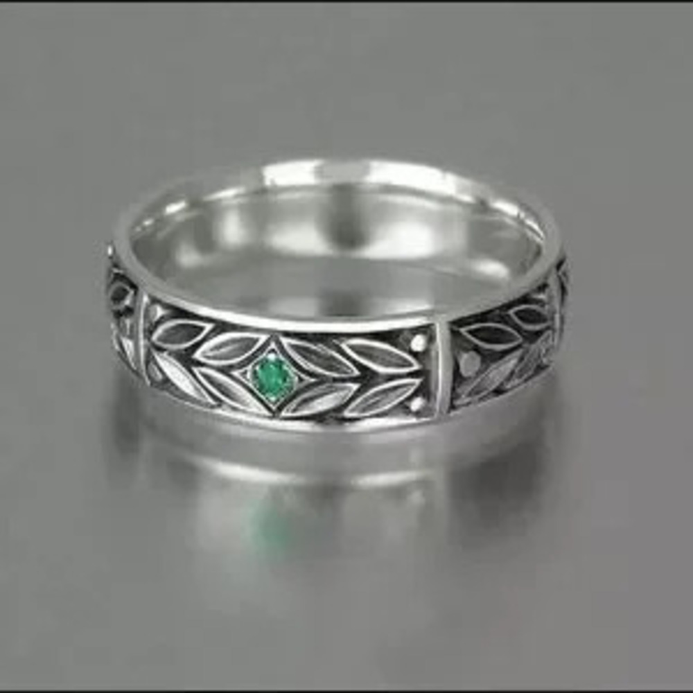 New Vintage Retro Style left Print?Ring size 6,7,8 Tiny Green CZ